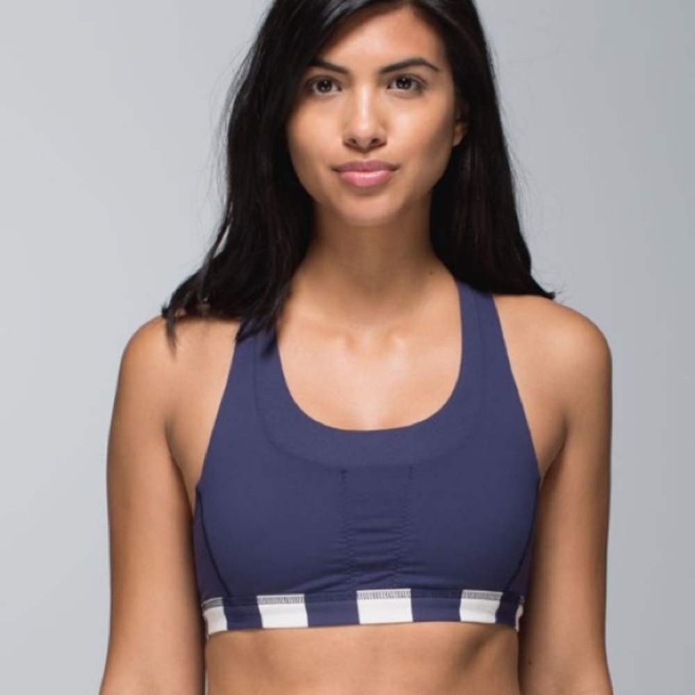 Lululemon Run: Stuff Your Bra. Women’s Purple/White Size 6